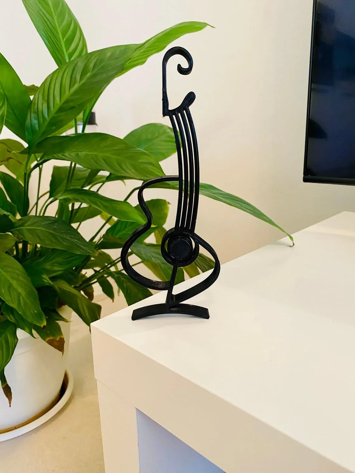 EROTNGO Minimalist Abstract Guitar Sculpture – Music-Inspired Tabletop Figure, Perfect as Award Gift, Shelf Decor, Office Statue, or Housewarming Present
